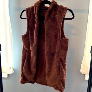 Womans hooded vest, pockets, size small open front no zippers or buttons